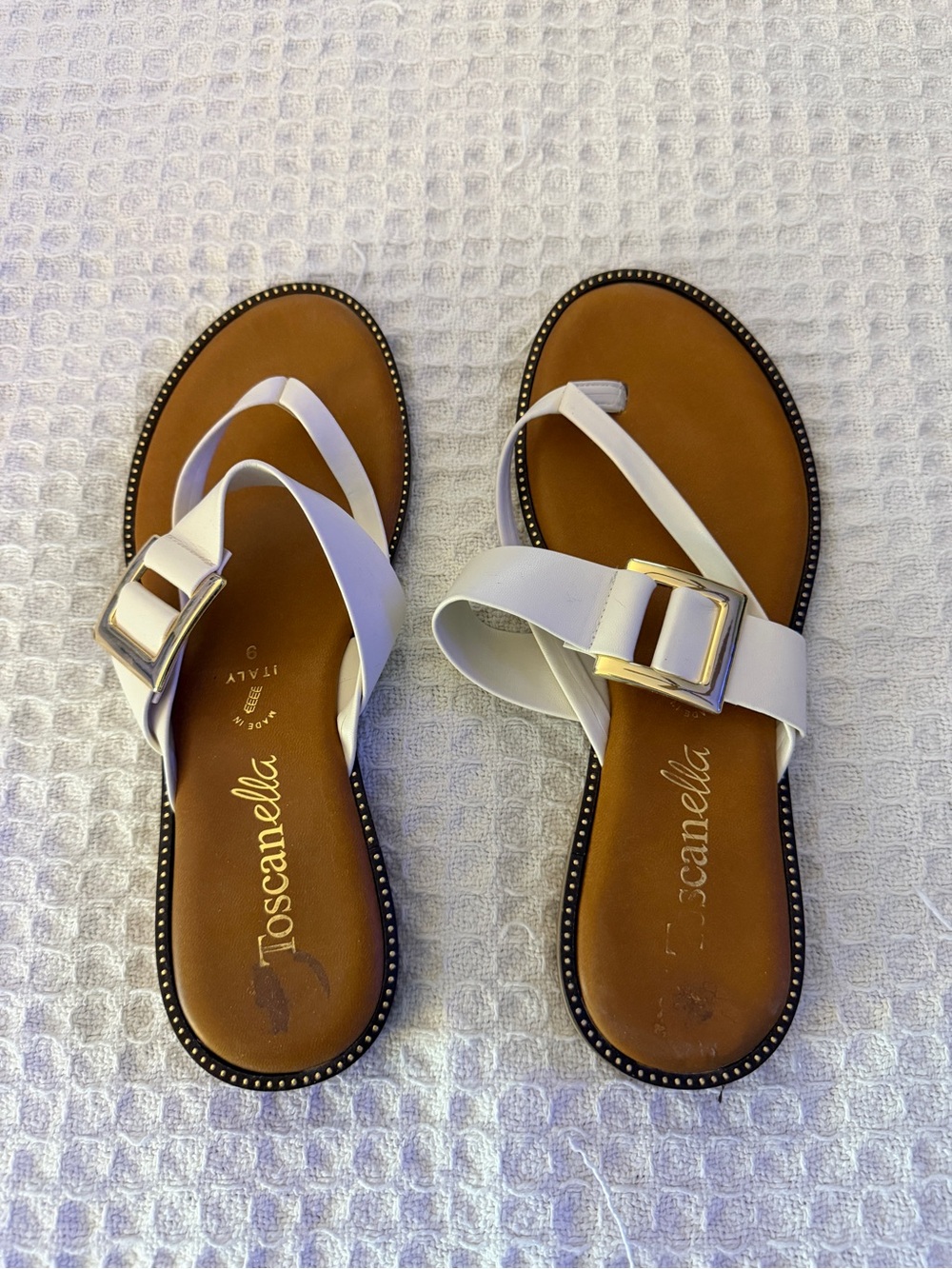 White Buckle Cross-Strap Sandals for Women